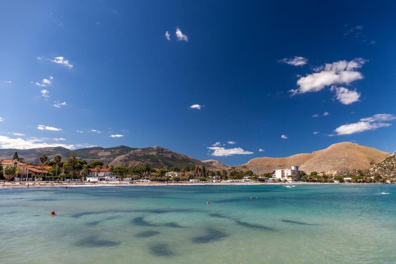 Donna Amalia Villa In Mondello Палермо Екстериор снимка